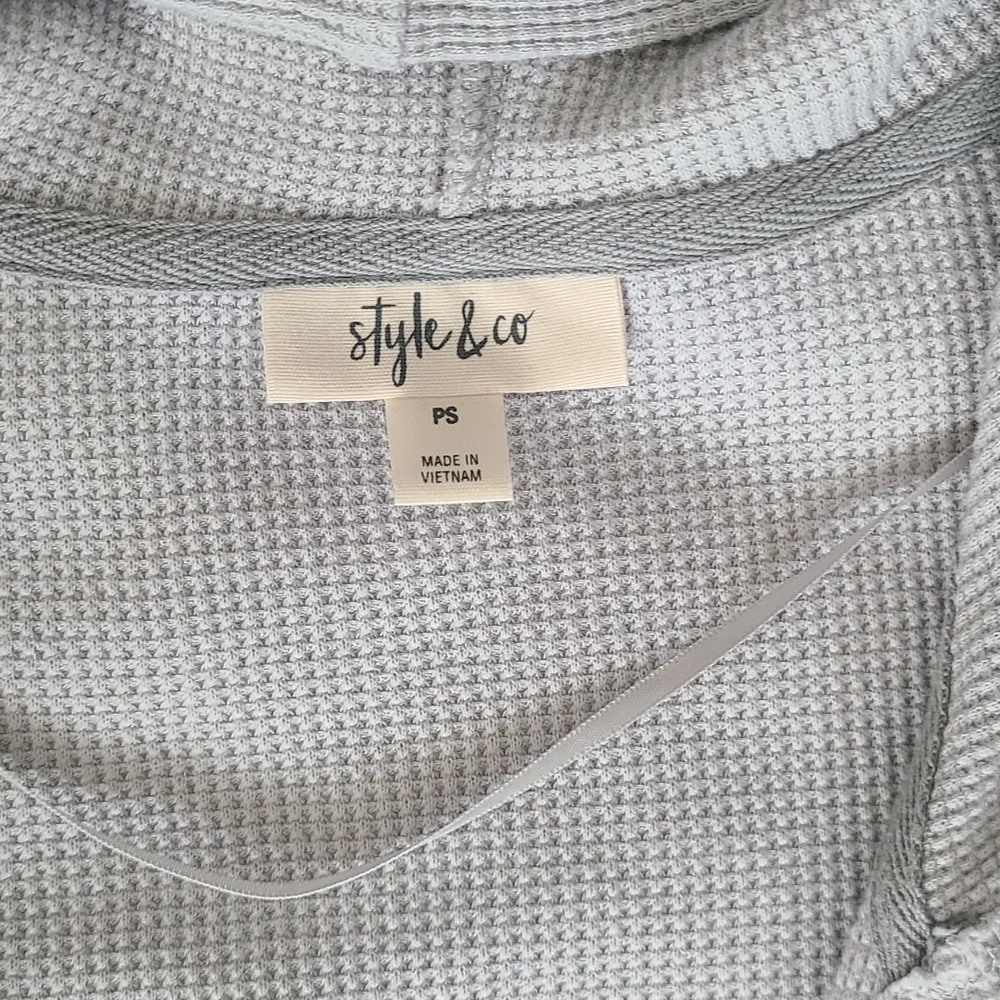 Style & Co Petite Cardigan Sweater.  Size PS.  Light Gray - Picture 4 of 9